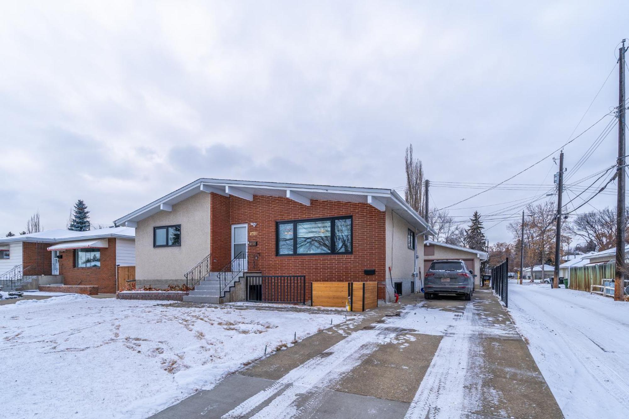 Central Edmonton Family Friendly Home Exterior photo